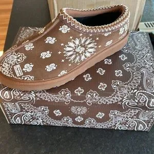 Bravest studio brown paisley slippers Bravest Studios | Shoes | Bravest Studio Brown Paisley  main image 2